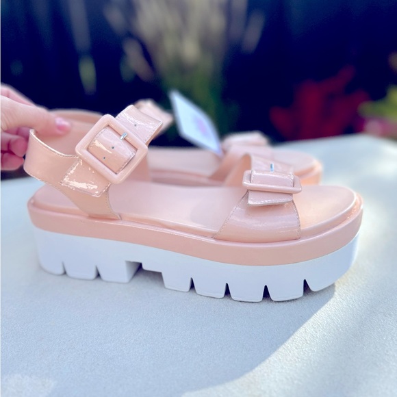 Kendall & Kylie Shoes - Kendall & Kylie platform chunky strap sandal in nude size women’s size 9